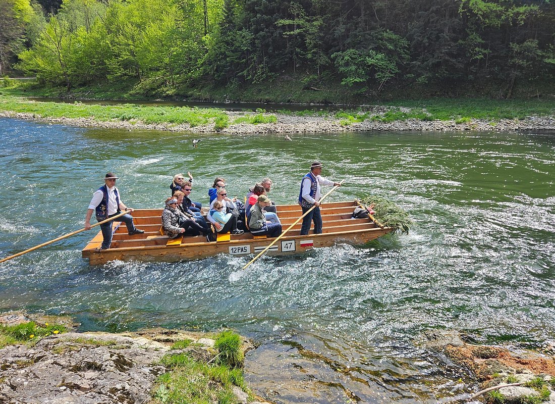 Dunajec River gorge rafting Pieniny Poland traditional wooden raft goreman