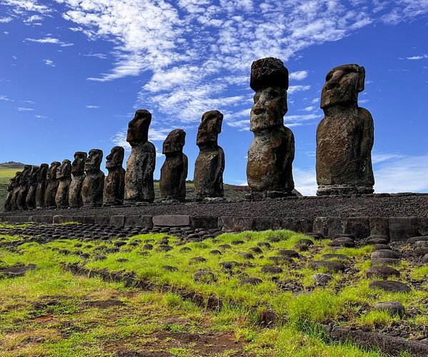 Easter Island Rapa Nui moai statues row Ahu Tongariki Chile Pacific