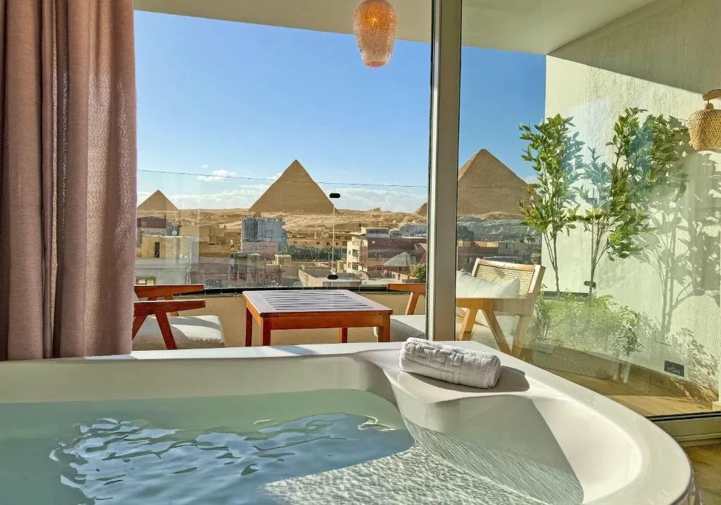Galaxy Pyramids View Inn Cairo jacuzzi pyramid view