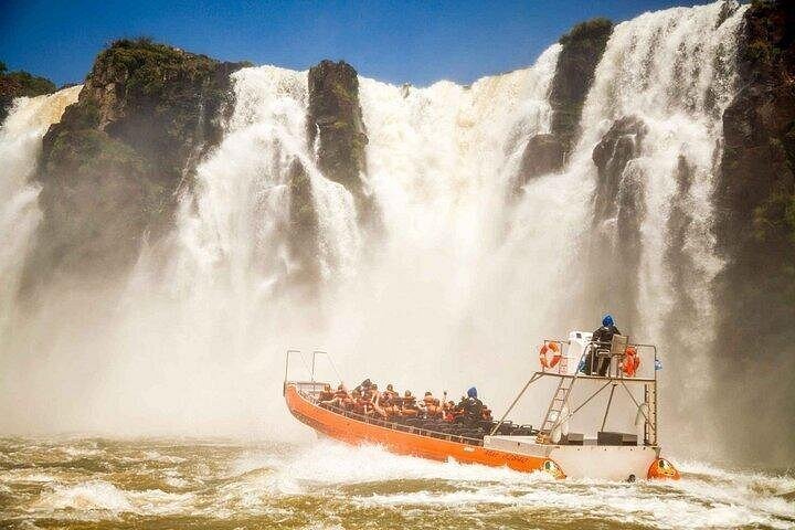 Gran Aventura speedboat Iguazu Falls Argentina