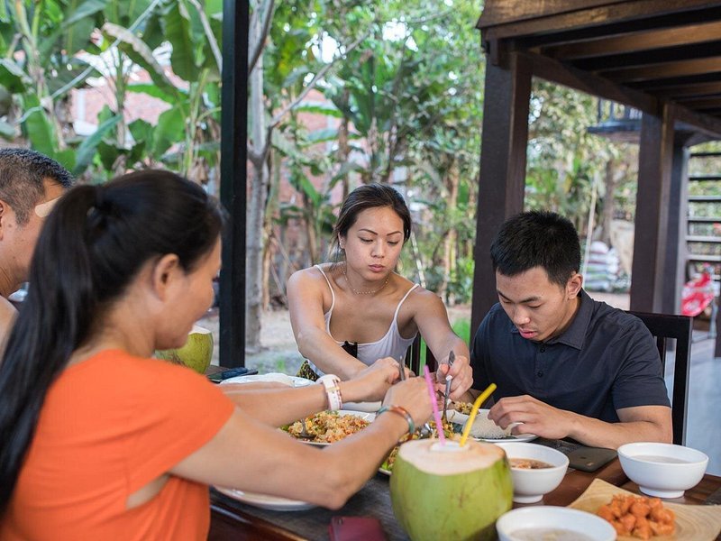 Khmer cooking class Siem Reap Cambodia market tour ingredients