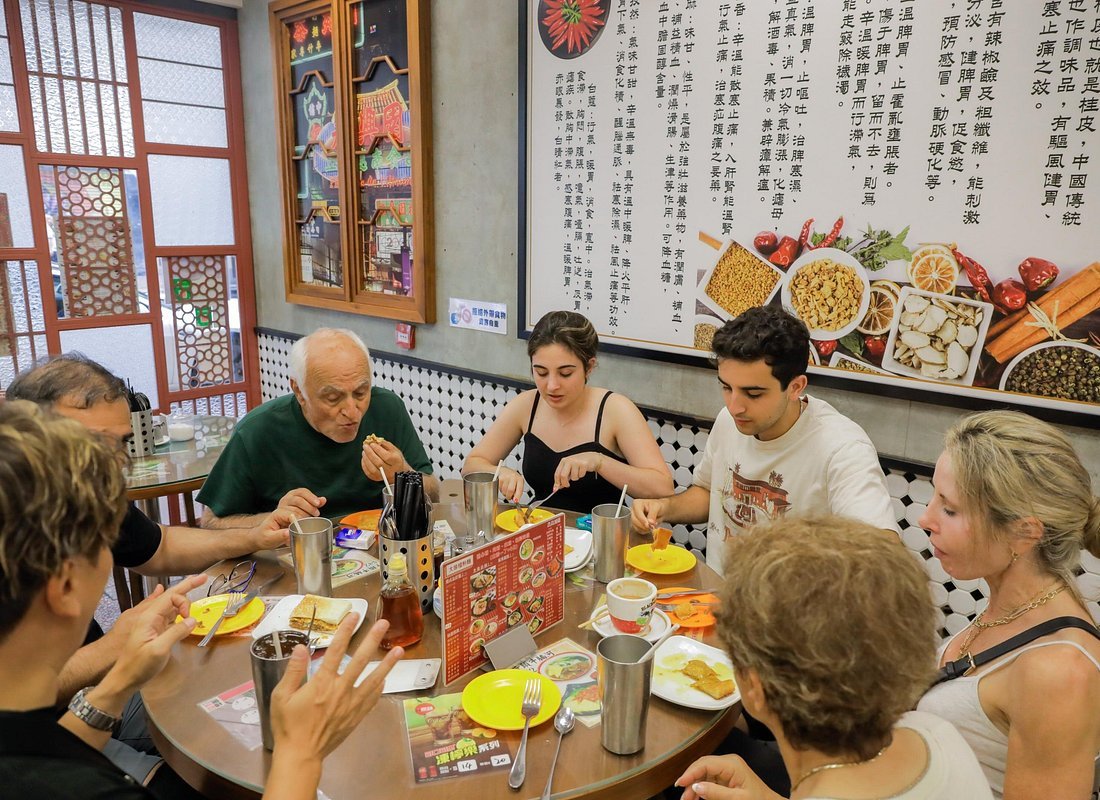 Michelin street food tour Hong Kong family group dining