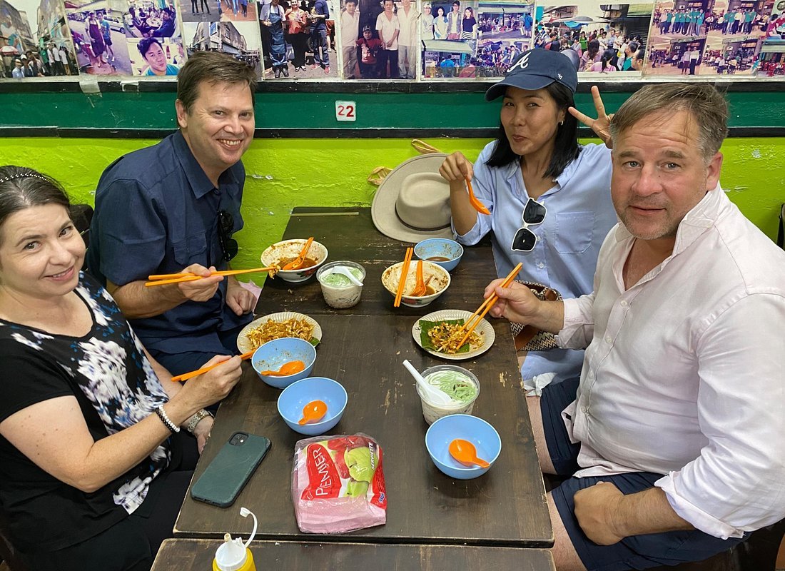 Penang hawker food crawl night George Town Malaysia friends eating