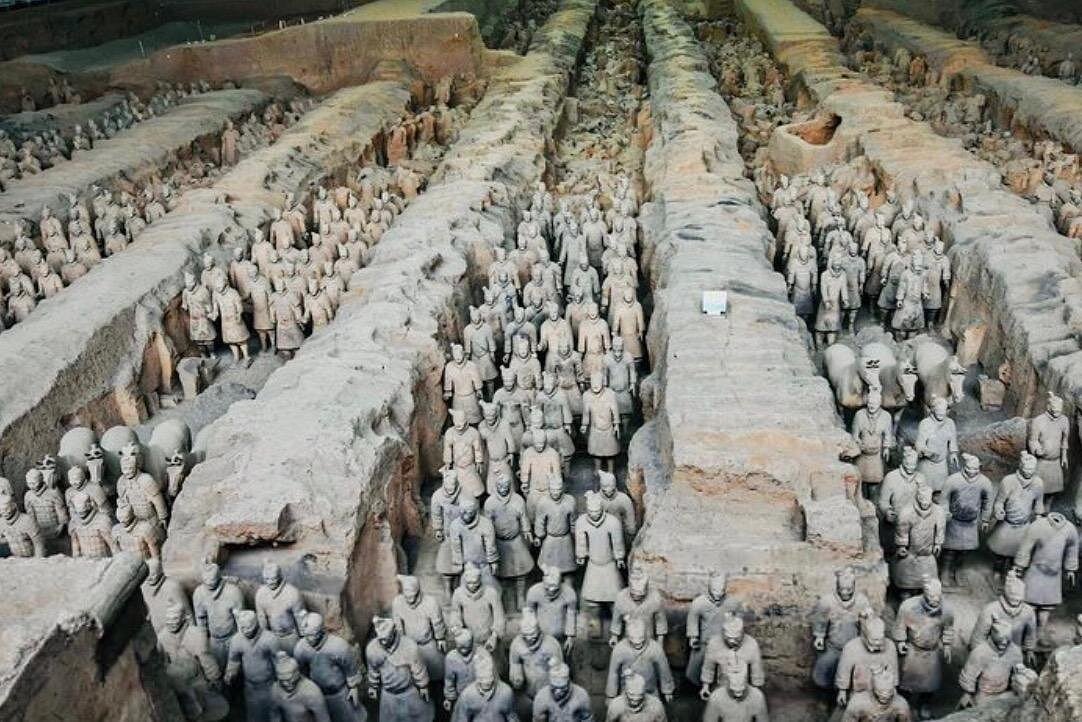 Terracotta Army Xi'an China 8000 clay soldiers First Emperor burial site